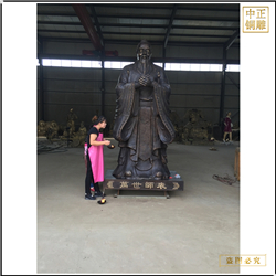 學(xué)?？鬃咏虒W(xué)雕塑